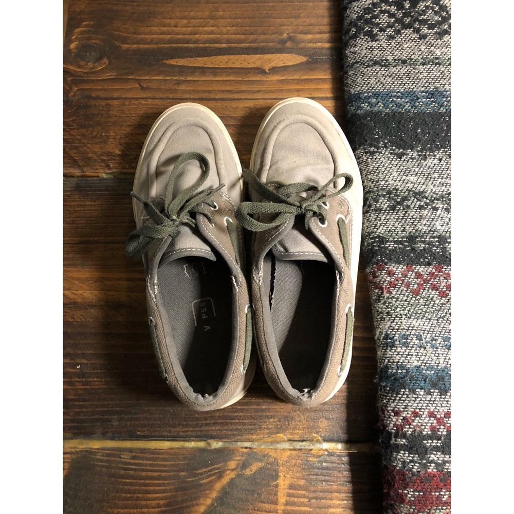 Gray Converse